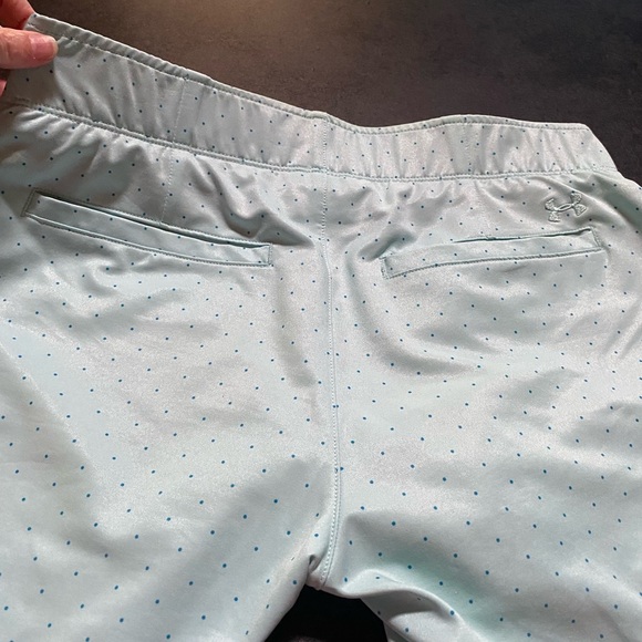 🔥UNDER Armour Polka Dot Shorts🔥 - Picture 3 of 10
